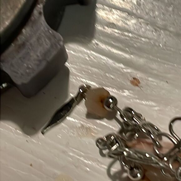 Bohemian 9” silver tone bracelet w/7 raw quartz charm dangles & hook/latch clasp - Picture 14 of 15